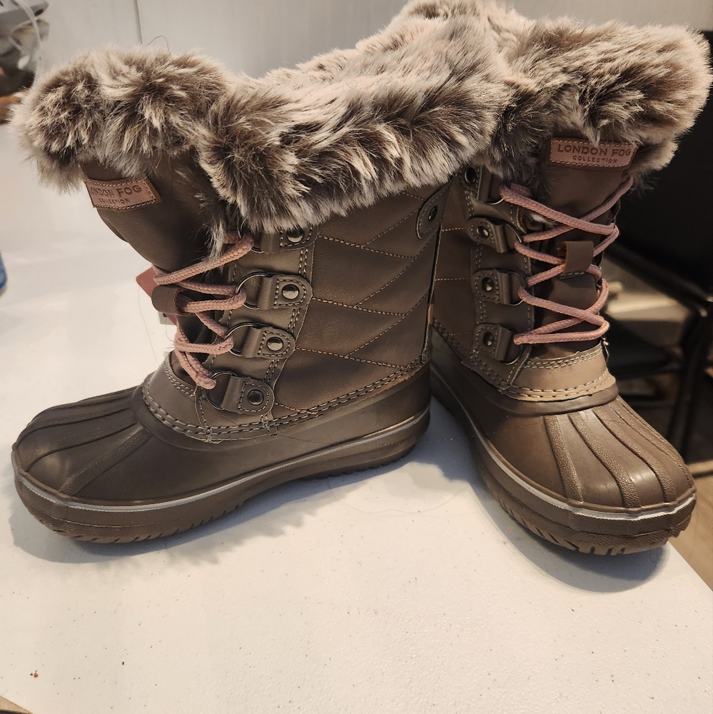 Children's London Fog winter boots.  Medium brown with fleece lining/ faux fur.